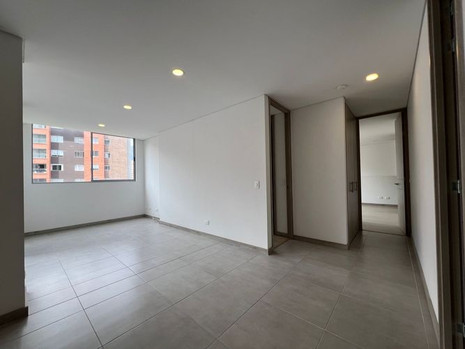 Apartamento de 2 alcobas en arriendo en Loma Del Esmeraldal, Envigado, 105 m² · foto 3 de 16