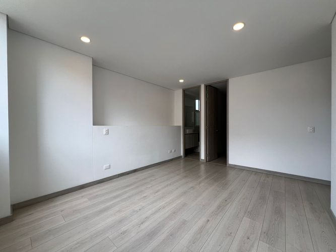 Apartamento de 2 alcobas en arriendo en Loma Del Esmeraldal, Envigado, 105 m² · foto 8 de 16