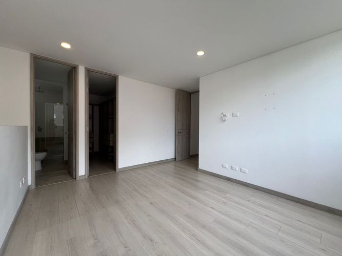 Apartamento de 2 alcobas en arriendo en Loma Del Esmeraldal, Envigado, 105 m² · foto 11 de 16
