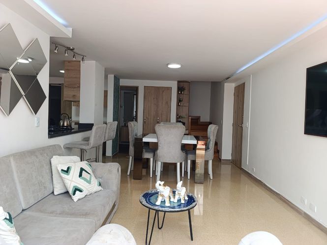 Apartamento de 3 alcobas en venta en Los Naranjos, Medellín, 100 m² · foto 2 de 20