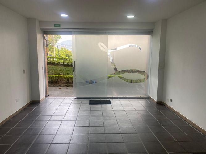 Local en arriendo en El Poblado, Medellín, 60 m² · foto 3 de 14
