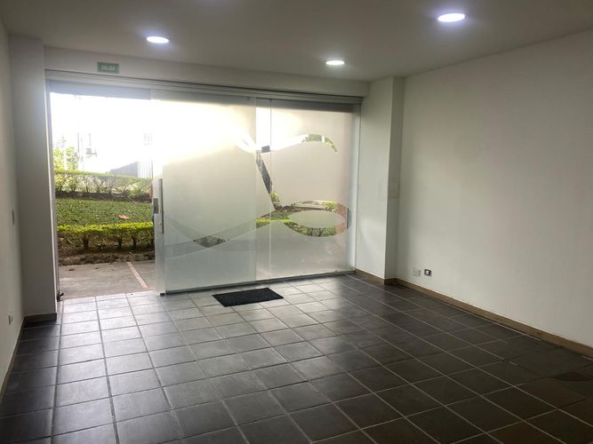 Local en arriendo en El Poblado, Medellín, 60 m² · foto 8 de 14