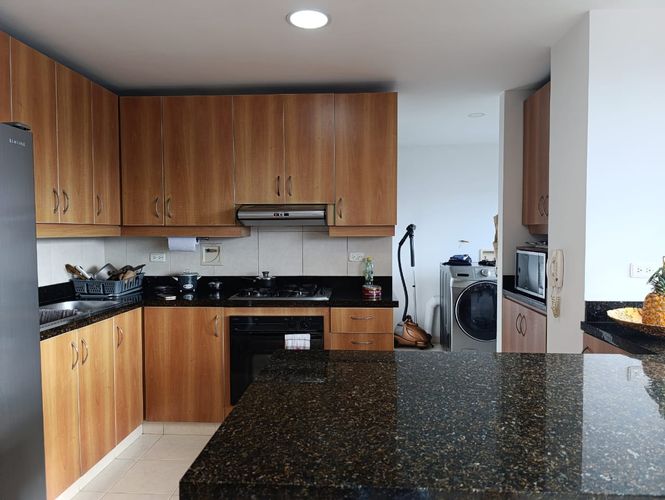 Apartamento de 3 alcobas en arriendo en El Poblado, Medellín, 170 m² · foto 6 de 19