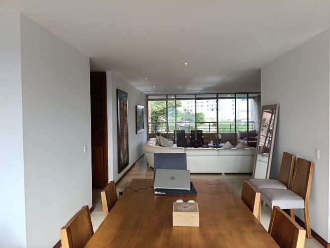 Apartamento de 3 alcobas en arriendo en El Poblado, Medellín, 170 m² · foto 3 de 19