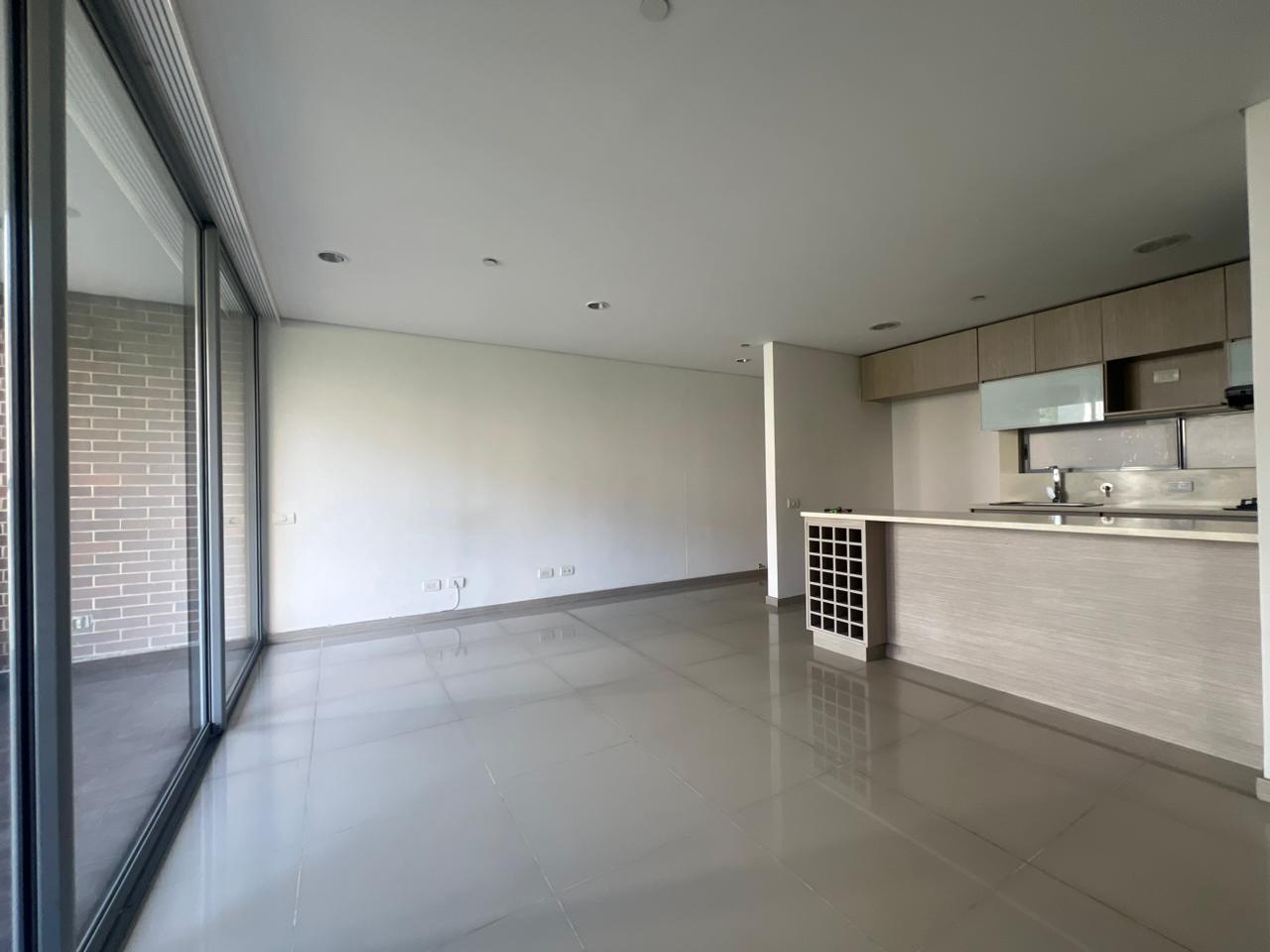Apartamento en arriendo en Cumbres, Envigado · foto 3 de 18