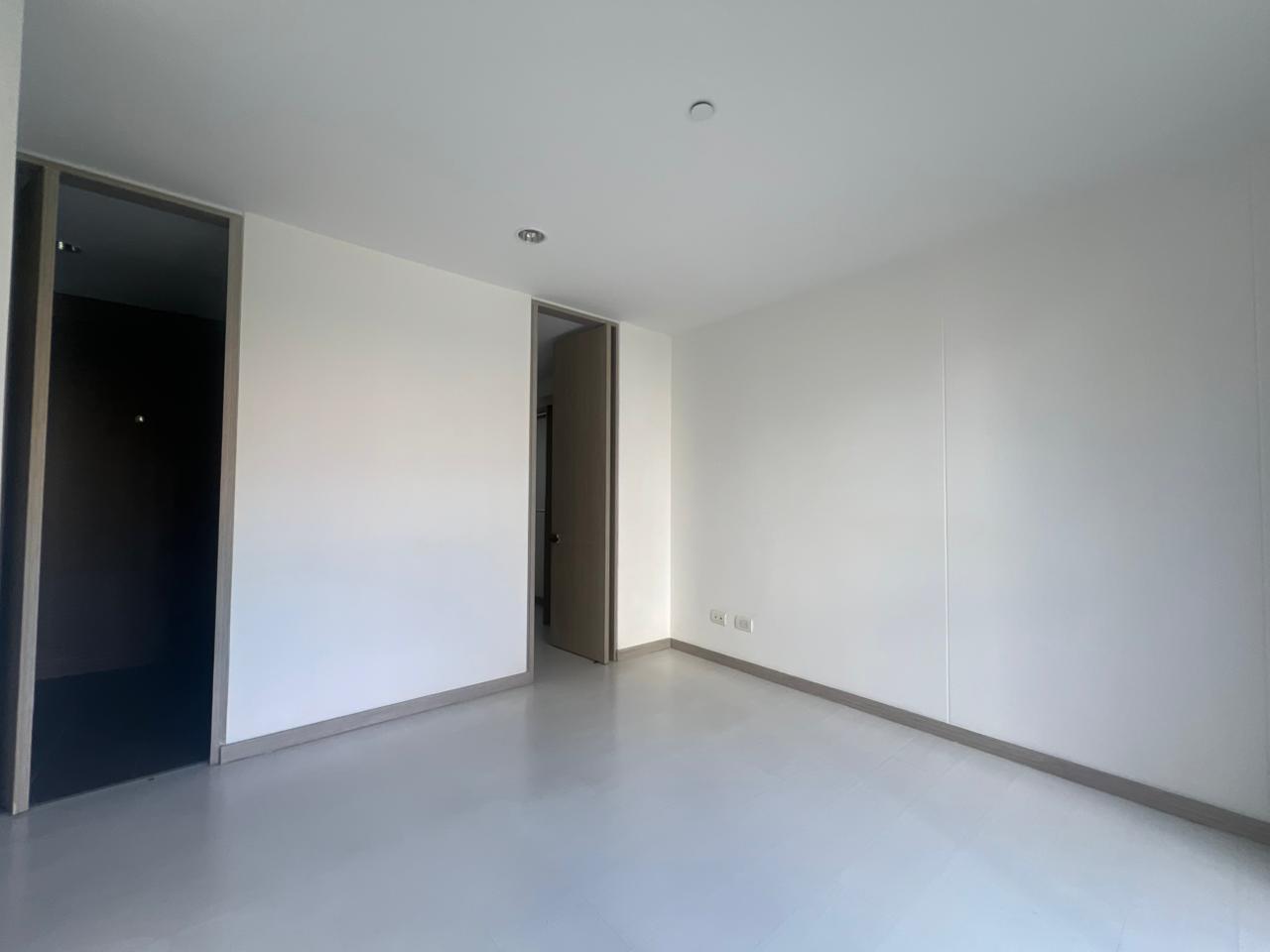 Apartamento en arriendo en Cumbres, Envigado · foto 16 de 18