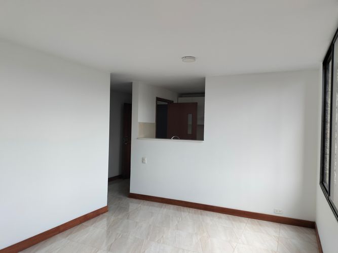 Apartamento de 2 alcobas en arriendo en Lalinde, Medellín, 76 m² · foto 6 de 13