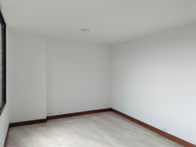 Apartamento de 2 alcobas en arriendo en Lalinde, Medellín, 76 m² · foto 8 de 13
