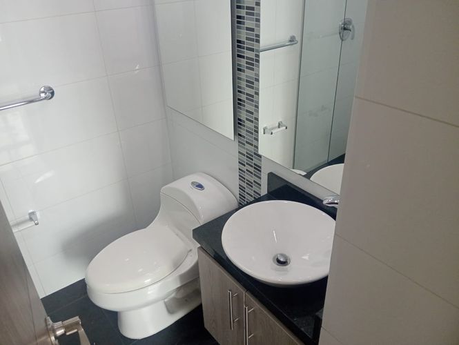 Apartamento de 3 alcobas en arriendo en Laureles, Medellín, 109 m² · foto 17 de 18