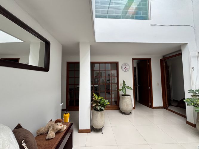 Casa de 12 alcobas en venta en Santa Teresa, Bogotá, 241 m² · foto 6 de 24