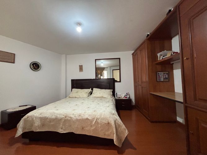 Casa de 12 alcobas en venta en Santa Teresa, Bogotá, 241 m² · foto 7 de 24