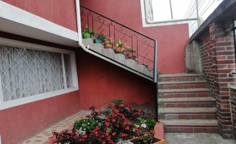 Casa de 12 alcobas en venta en Santa Teresa, Bogotá, 241 m² · foto 10 de 24