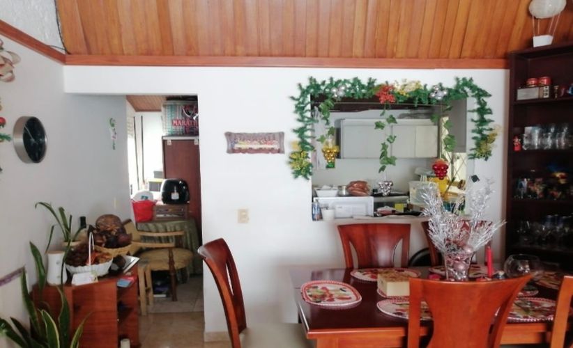 Casa de 12 alcobas en venta en Santa Teresa, Bogotá, 241 m² · foto 11 de 24
