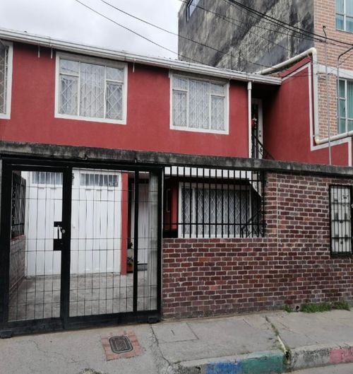 Casa de 12 alcobas en venta en Santa Teresa, Bogotá, 241 m² · foto 19 de 24
