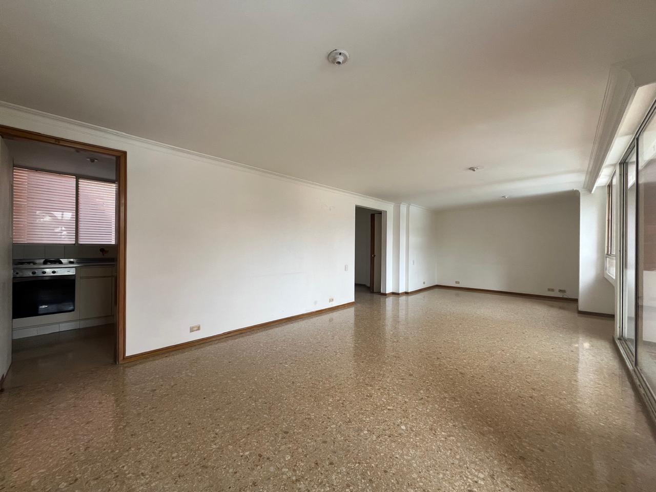 Apartamento en venta en El Poblado, Medellín · foto 3 de 17
