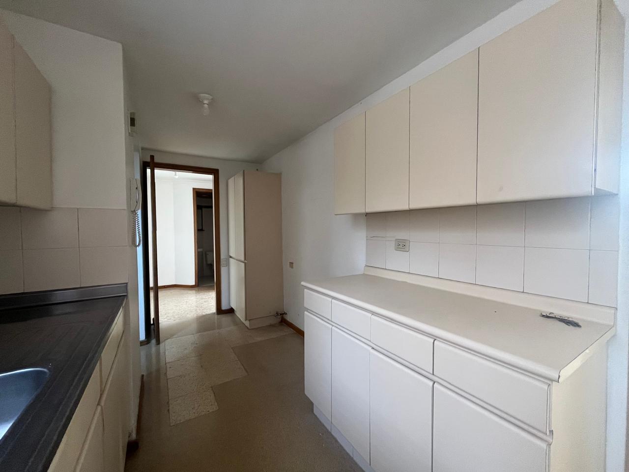 Apartamento en venta en El Poblado, Medellín · foto 5 de 17