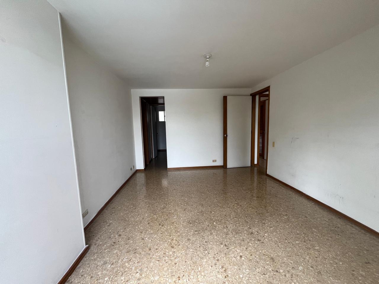 Apartamento en venta en El Poblado, Medellín · foto 8 de 17