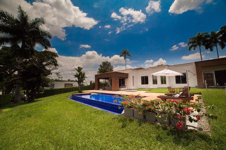 Casa de 4 alcobas en venta en Maravelez, Armenia, 375 m² · foto 3 de 24