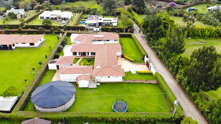 Casa de 9 alcobas en venta en El Tambo, La Ceja · foto 7 de 18