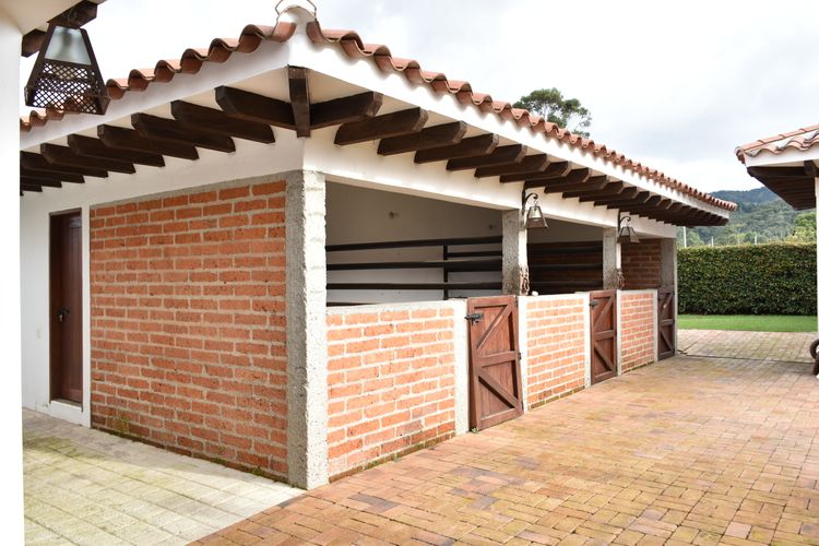 Casa de 9 alcobas en venta en El Tambo, La Ceja · foto 10 de 18