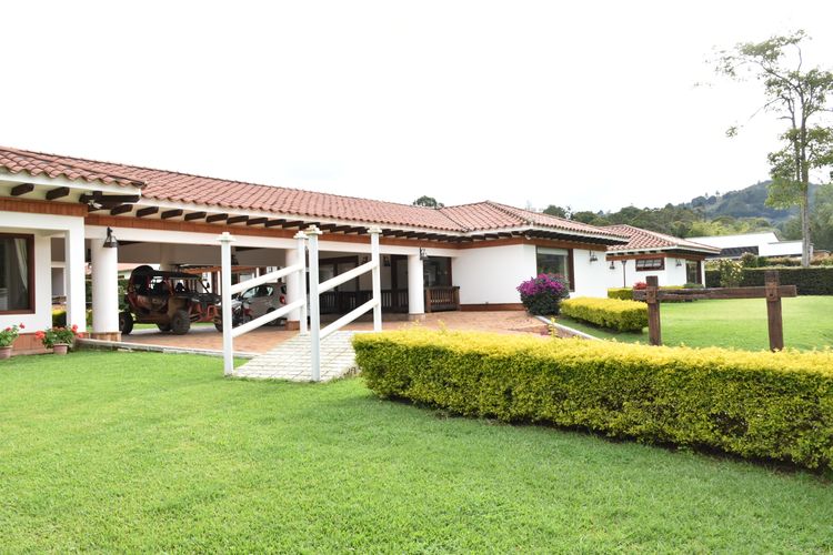 Casa de 9 alcobas en venta en El Tambo, La Ceja · foto 17 de 18