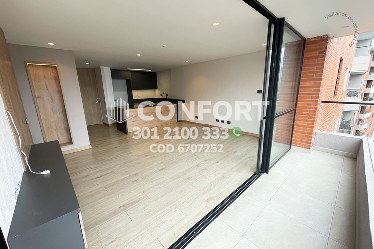 Apartamento de 3 alcobas en arriendo en Loma Del Escobero, Envigado, 95 m² · foto 2 de 24
