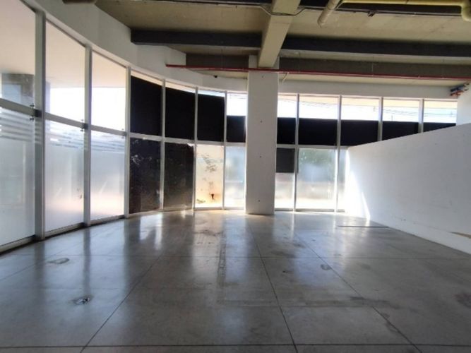 Local en arriendo en Playas De Doña Maria, Itagüí, 100 m² · foto 2 de 5