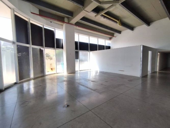 Local en arriendo en Playas De Doña Maria, Itagüí, 100 m² · foto 3 de 5