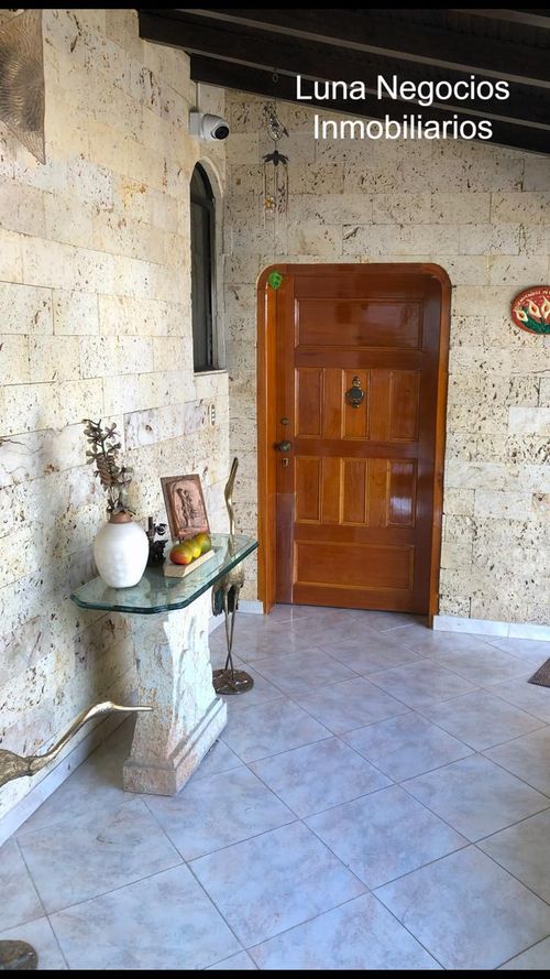 Casa de 6 alcobas en venta en Lagos Del Cacique, Bucaramanga, 550 m² · foto 2 de 24