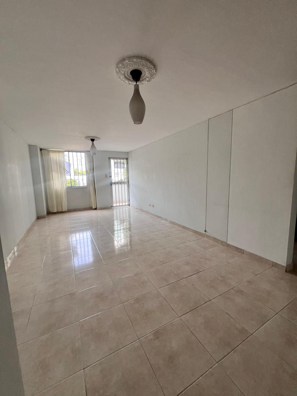 Apartamento en venta en Pinares, Pereira · foto 2 de 10