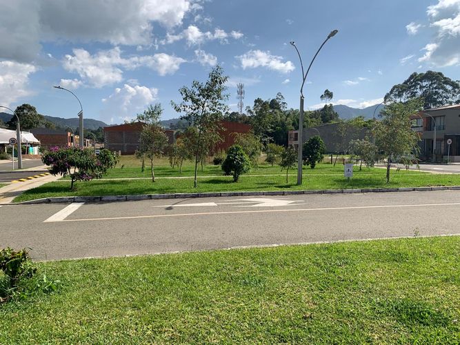 Lote en venta en El Tambo, La Ceja, 99 m² · foto 2 de 6