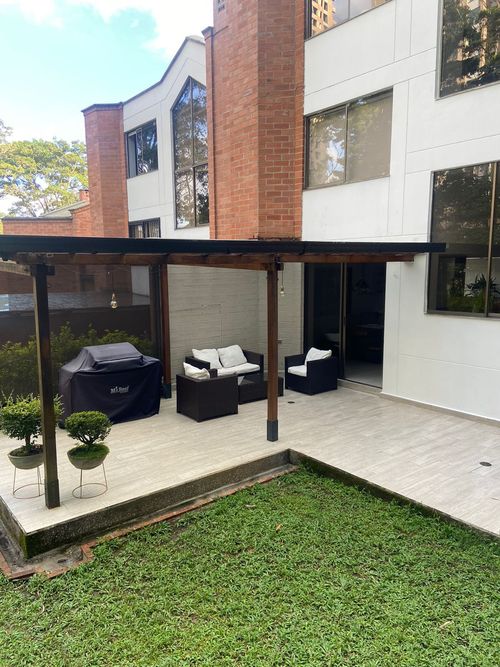 Casa de 4 alcobas en venta en Los Balsos, Medellín, 228 m² · foto 8 de 21