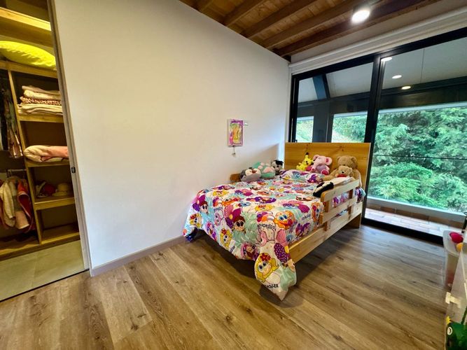 Casa de 5 alcobas en venta en Las Palmas, Envigado, 340 m² · foto 18 de 24