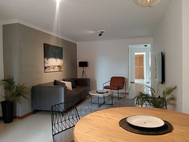 Apartamento de 3 alcobas en arriendo en Laureles, Medellín, 95 m² · foto 2 de 19