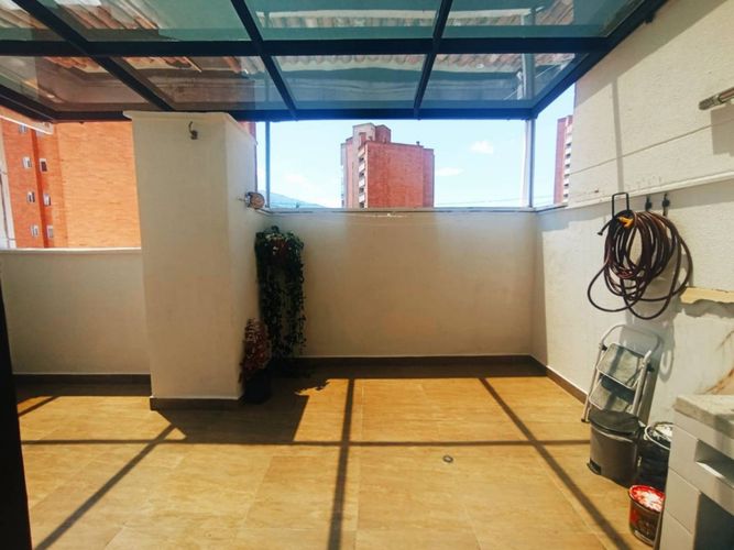 Apartamento de 3 alcobas en venta en Laureles, Medellín, 165 m² · foto 19 de 24