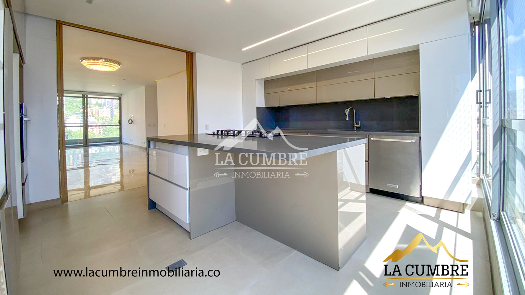 Apartamento en arriendo en Lalinde, Medellín · foto 2 de 17
