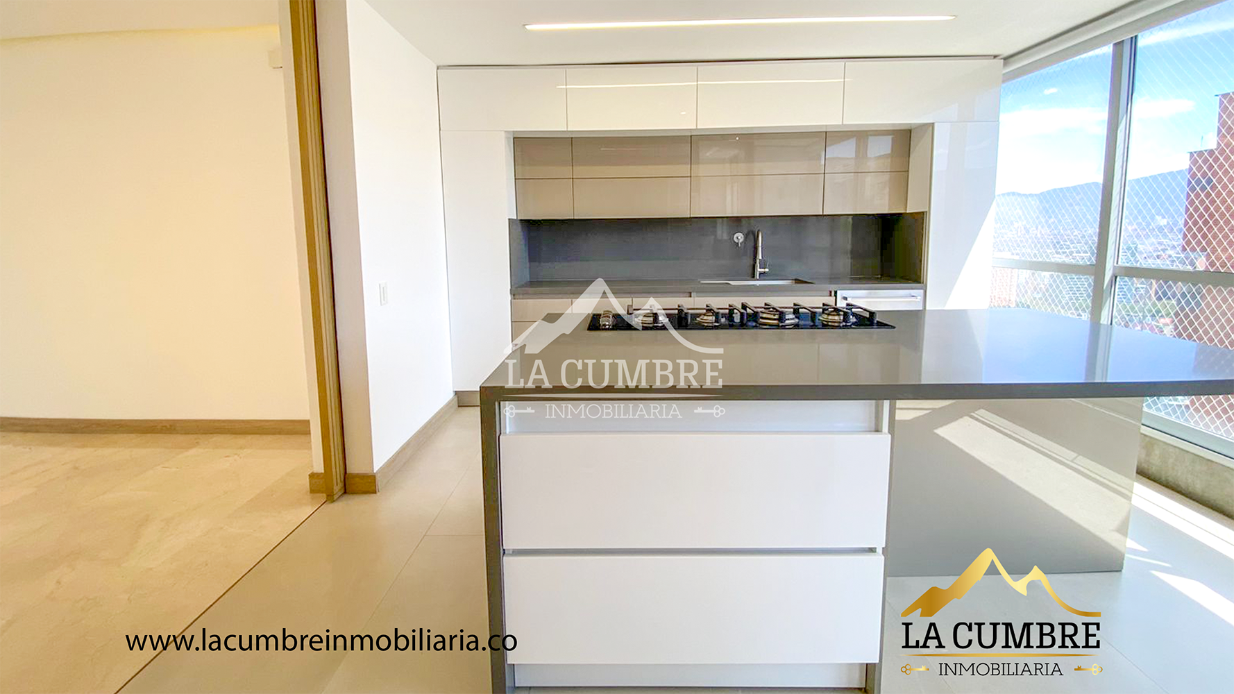 Apartamento en arriendo en Lalinde, Medellín · foto 3 de 17