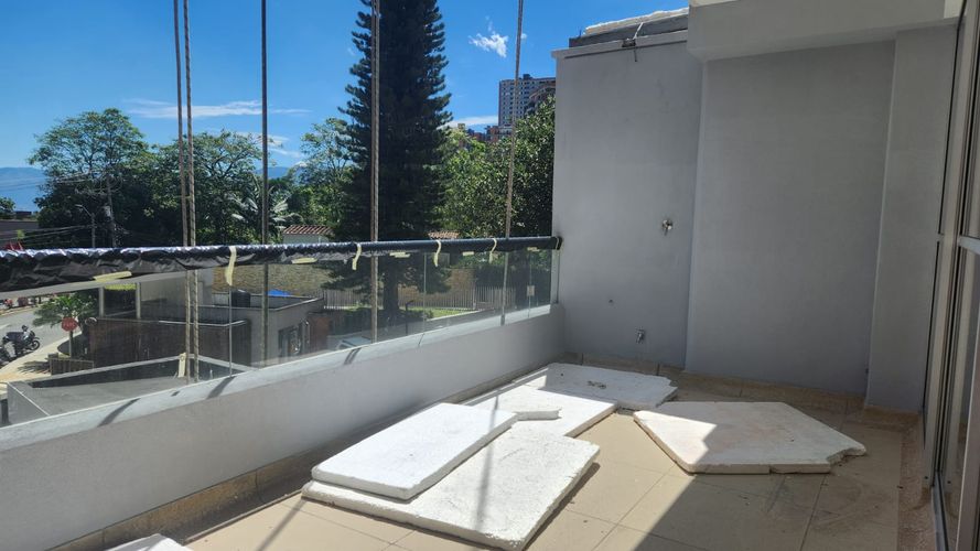 Apartamento de 2 alcobas en venta en Loma De Las Brujas, Envigado, 81 m² · foto 3 de 18