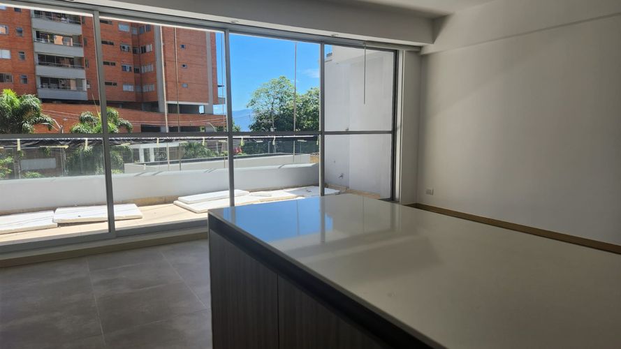 Apartamento de 2 alcobas en venta en Loma De Las Brujas, Envigado, 81 m² · foto 4 de 18