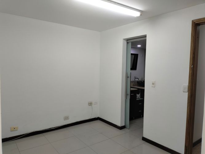 Apartamento de 3 alcobas en venta en El Poblado, Medellín, 125 m² · foto 10 de 19