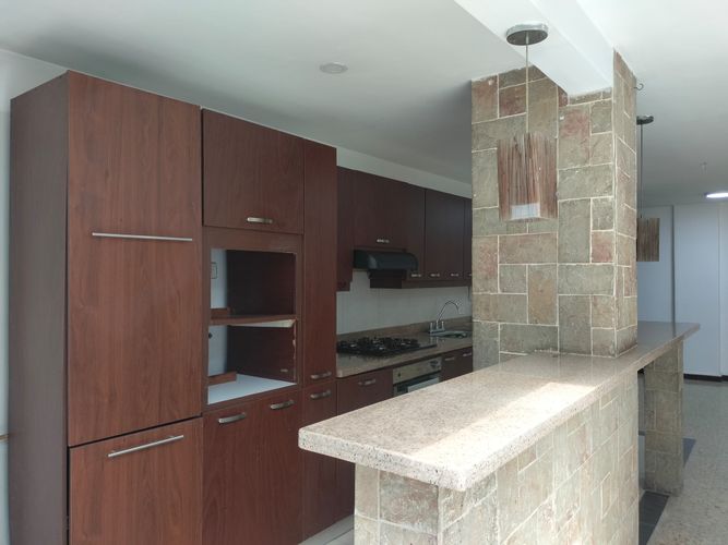 Apartamento de 3 alcobas en venta en El Poblado, Medellín, 125 m² · foto 5 de 19