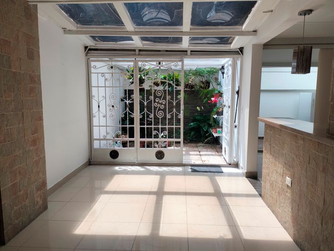 Apartamento de 3 alcobas en venta en El Poblado, Medellín, 125 m² · foto 2 de 19