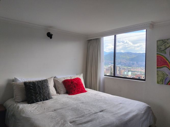 Apartamento de 2 alcobas en venta en El Poblado, Medellín, 87 m² · foto 11 de 17