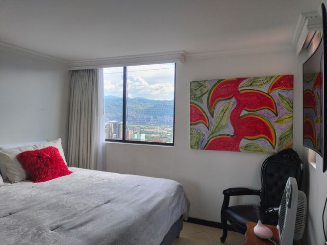 Apartamento de 2 alcobas en venta en El Poblado, Medellín, 87 m² · foto 13 de 17