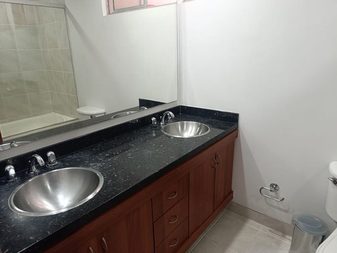 Apartamento de 3 alcobas en arriendo en El Poblado, Medellín, 170 m² · foto 17 de 19