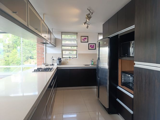 Apartamento de 3 alcobas en arriendo en El Poblado, Medellín, 170 m² · foto 5 de 19