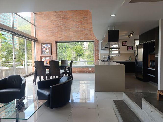 Apartamento de 3 alcobas en arriendo en El Poblado, Medellín, 170 m² · foto 2 de 19