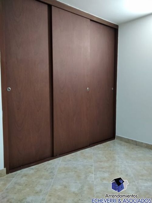 Casa de 4 alcobas en venta en Zona Centro, Envigado, 120 m² · foto 2 de 10