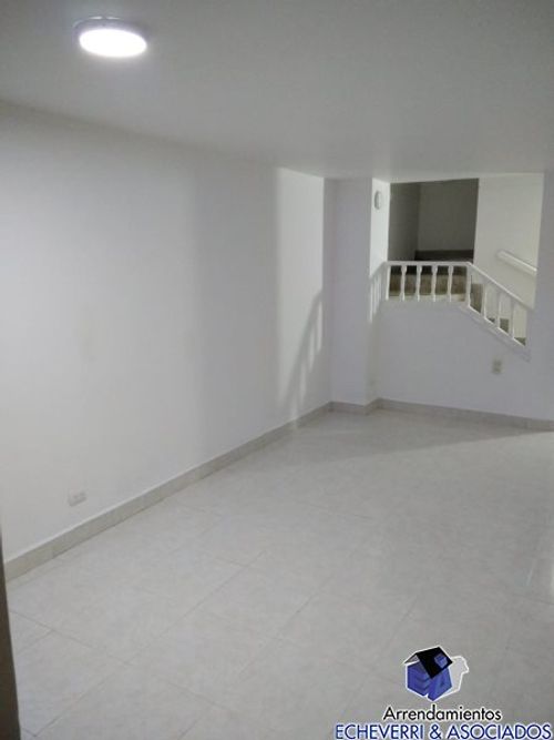 Casa de 4 alcobas en venta en Zona Centro, Envigado, 120 m² · foto 3 de 10