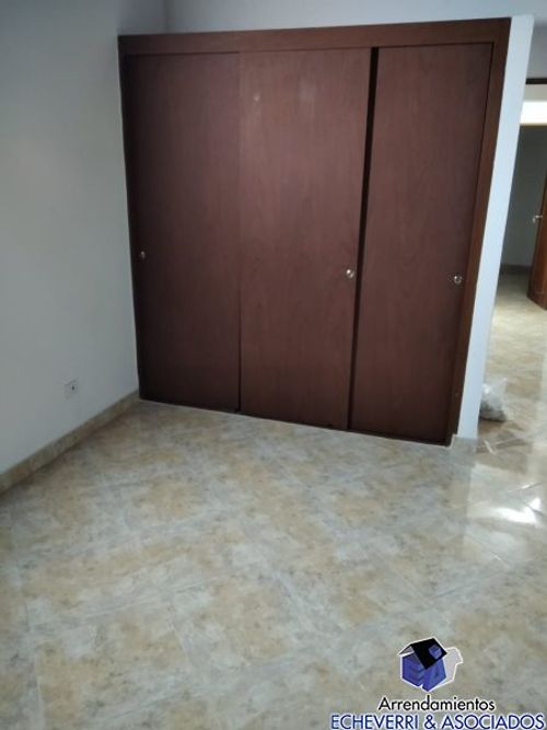 Casa de 4 alcobas en venta en Zona Centro, Envigado, 120 m² · foto 4 de 10
